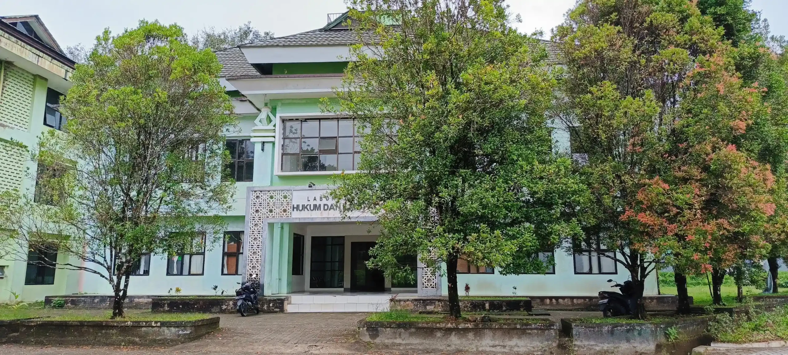 Gedung Laboratorium Hukum dan Falak